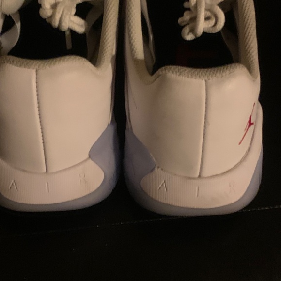 Air Jordan 11 CMFT Cherry - Picture 3 of 7